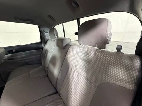 Used 2015 Toyota Tacoma PreRunner image 28