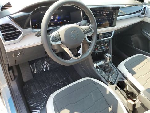 New 2025 Volkswagen Taos SE image 19