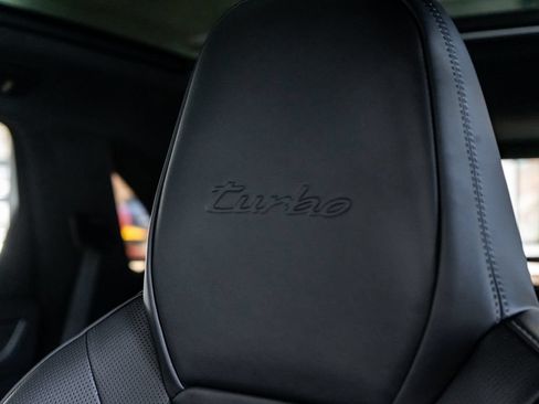 Certified 2025 Porsche Cayenne Turbo AWD/4WD image 17