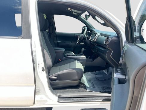 Used 2022 Toyota Tacoma TRD Sport w/ Technology Package RWD image 26
