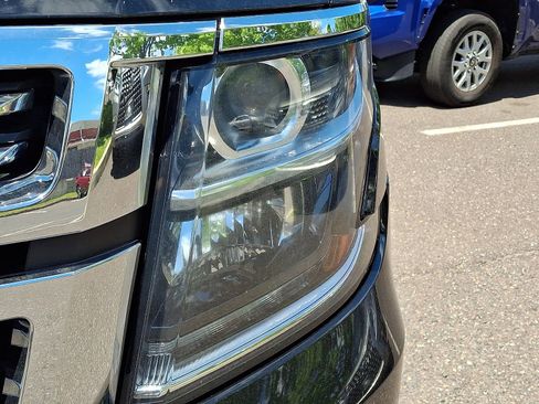 Used 2019 Chevrolet Suburban Premier w/ Premier Plus Edition AWD/4WD image 9