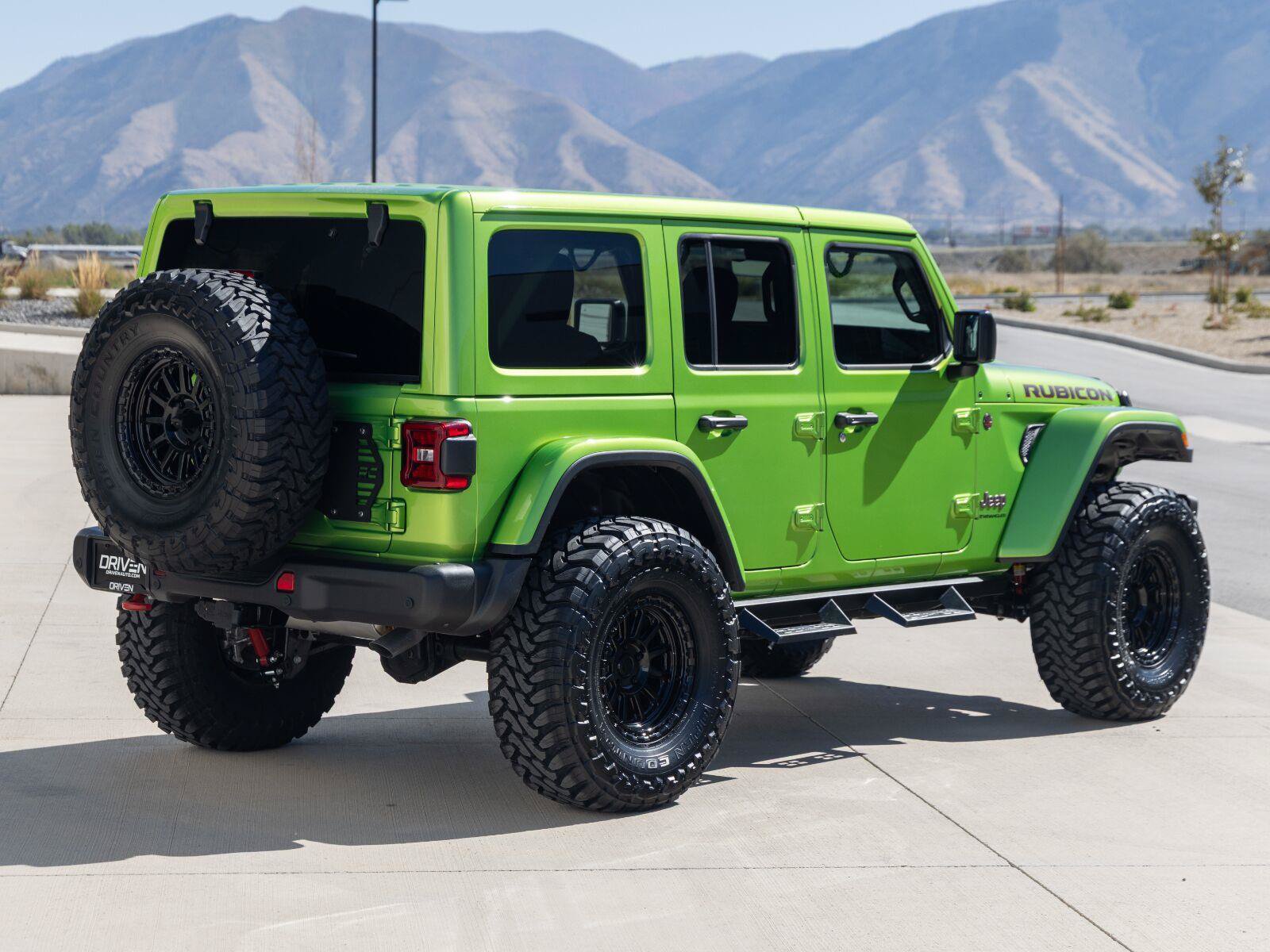 Used 2025 Jeep Wrangler Unlimited Rubicon w/ Safety Group AWD/4WD image 10