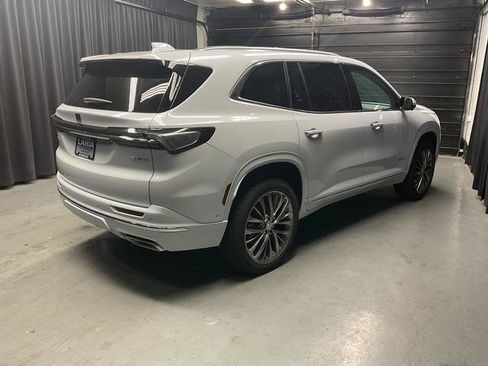 New 2026 Buick Enclave Avenir w/ Super Cruise Package FWD image 10