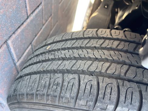 Used 2022 Toyota Corolla LE image 12