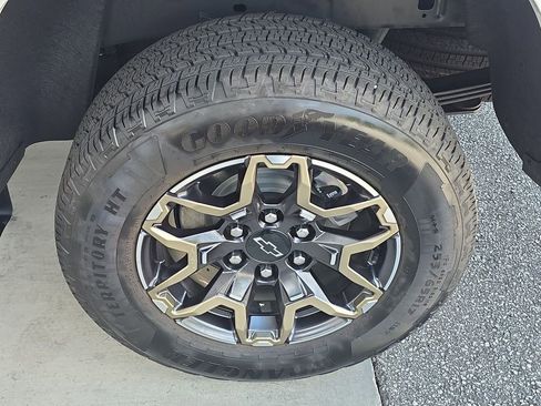 Used 2024 Chevrolet Colorado W/T RWD image 31