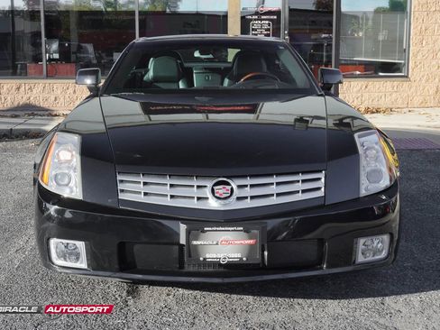 Used 2005 Cadillac XLR image 2