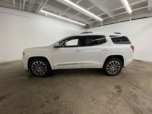Used 2022 GMC Acadia Denali w/ Denali Ultimate Package image 3
