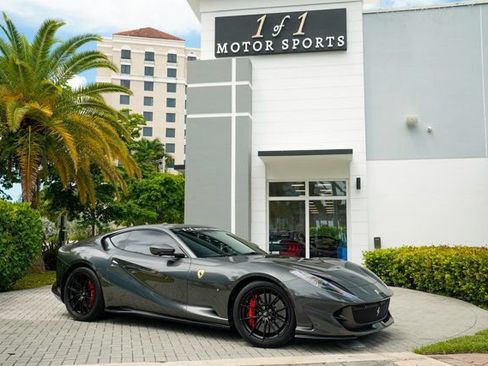 Used 2020 Ferrari 812 Superfast RWD image 92