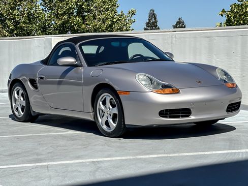 Used 2002 Porsche Boxster RWD image 12