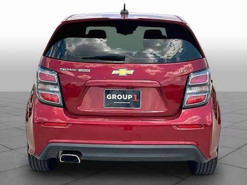 Used 2017 Chevrolet Sonic LT w/ Convenience Package FWD image 5
