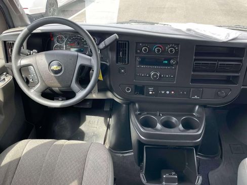 Used 2020 Chevrolet Express 3500 LT w/ LT Preferred Equipment Group RWD image 13