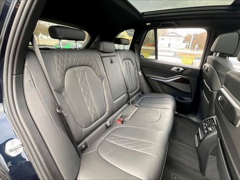 Certified 2024 BMW X5 xDrive40i w/ M Sport Package AWD/4WD image 19