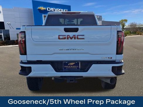 Used 2025 GMC Sierra 2500 AT4 image 7