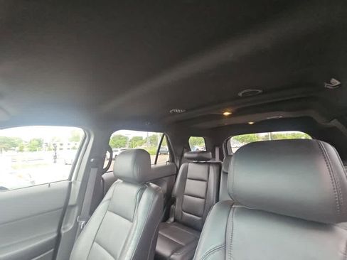 Used 2015 Ford Explorer XLT w/ Equipment Group 202B AWD/4WD image 8
