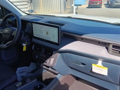 New 2025 Ford Maverick XL image 31