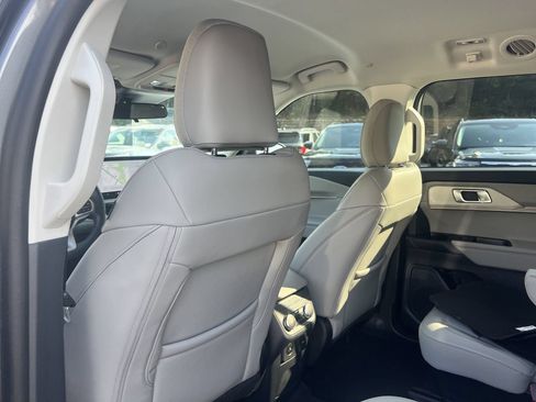 New 2026 Ford Explorer Active w/ Active Comfort Package RWD image 16