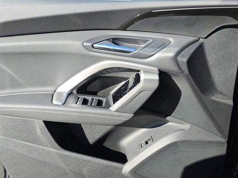 New 2025 Audi Q5 Premium image 18