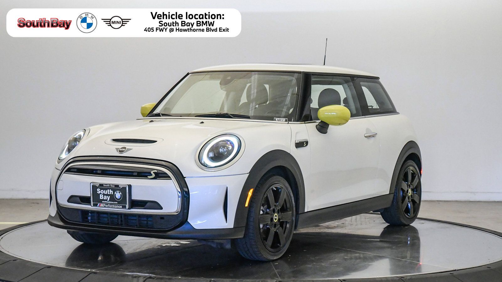 Used 2024 MINI Cooper SE FWD image 1