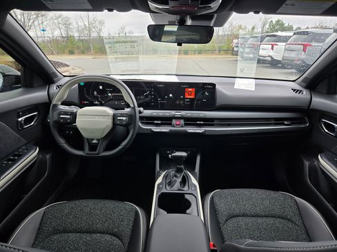 New 2025 Kia K4 GT-Line image 10