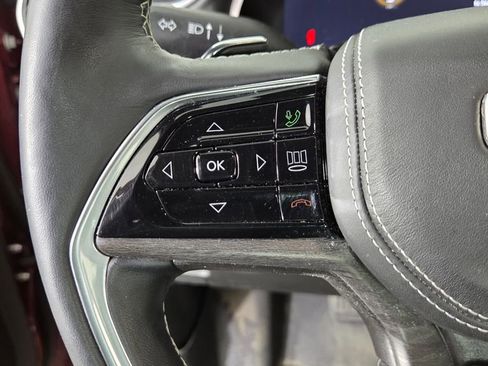 Used 2022 Jeep Grand Cherokee Overland w/ Luxury Tech Group IV image 16