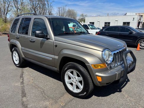 Used 2006 Jeep Liberty Limited image 7