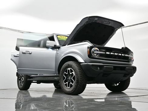 Used 2023 Ford Bronco Outer Banks image 48