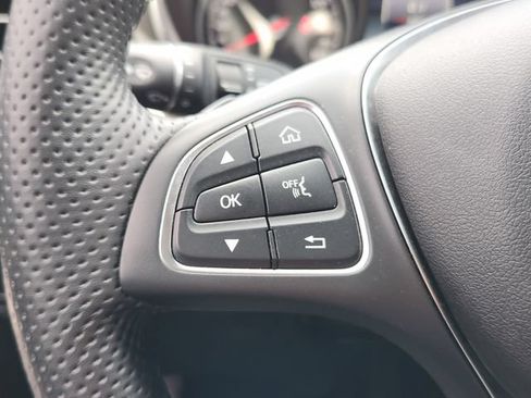 Used 2017 Mercedes-Benz GLC 300 4MATIC image 30