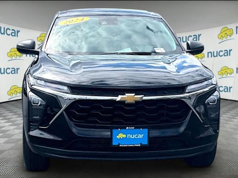 Used 2024 Chevrolet Trax LS FWD image 2