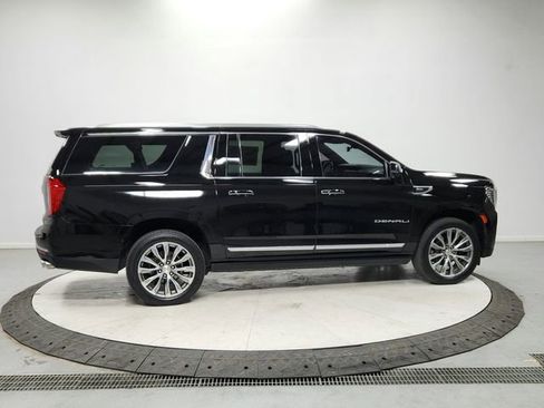 Used 2021 GMC Yukon XL Denali w/ Denali Premium Package image 8