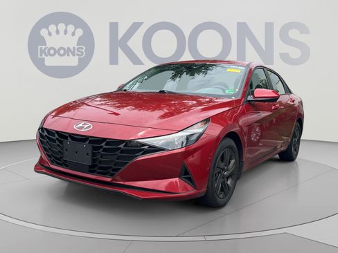 Used 2022 Hyundai Elantra SEL w/ Convenience Package FWD image 1