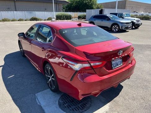 Used 2019 Toyota Camry SE FWD image 7