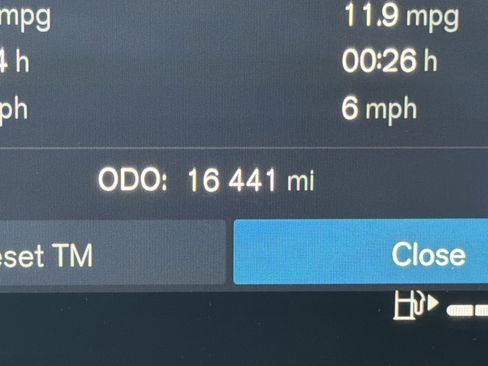 Certified 2025 Volvo XC40 B5 Core image 22