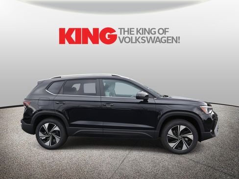 New 2026 Volkswagen Taos SE AWD/4WD image 2