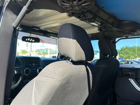 Used 2016 Jeep Wrangler Unlimited Sahara w/ Connectivity Group AWD/4WD image 49