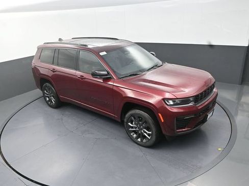 New 2026 Jeep Grand Cherokee L Limited AWD/4WD image 11