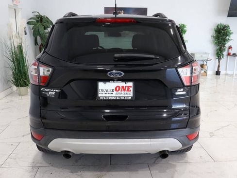 Used 2018 Ford Escape SE w/ Ford Safe & Smart Package FWD image 4