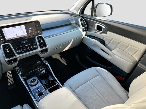 Used 2023 Kia Sorento SX Prestige w/ Panoramic Sunroof Package AWD/4WD image 25