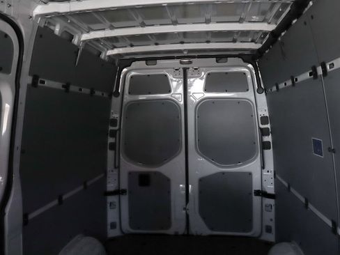 Used 2025 Mercedes-Benz Sprinter 2500 image 31