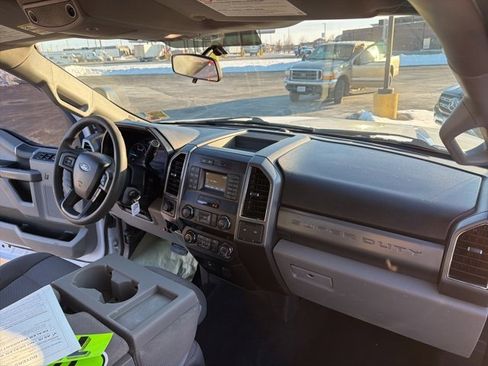 Used 2019 Ford F250 XLT w/ XLT Value Package image 34