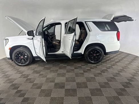 Used 2022 GMC Yukon SLE w/ Gmc Pro Safety Plus Package AWD/4WD image 11