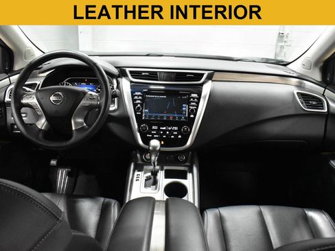 Used 2018 Nissan Murano Platinum image 2