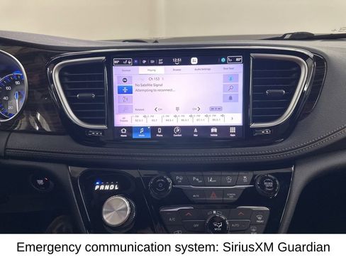 Used 2023 Chrysler Pacifica Pinnacle w/ Trailer Tow Group image 41