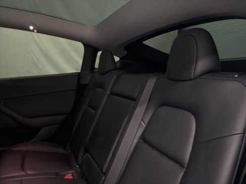 Used 2023 Tesla Model Y 2WD image 19