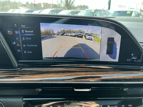 Used 2024 Cadillac Escalade Premium Luxury image 19