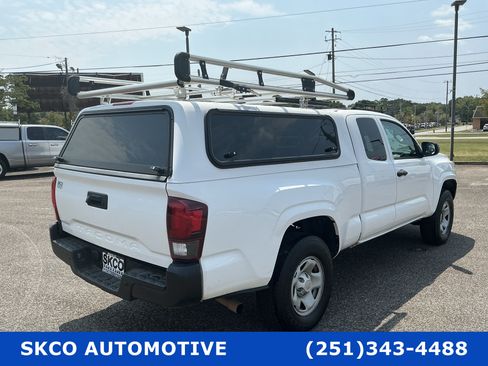 Used 2023 Toyota Tacoma SR RWD image 5