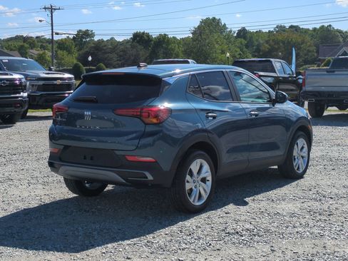 Certified 2024 Buick Encore GX Preferred AWD/4WD image 10