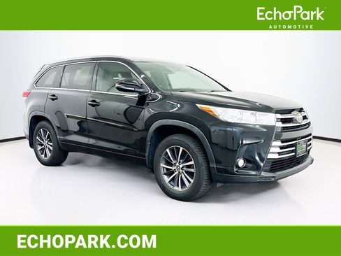 Used 2017 Toyota Highlander XLE w/ Protection Package #3 AWD/4WD image 1