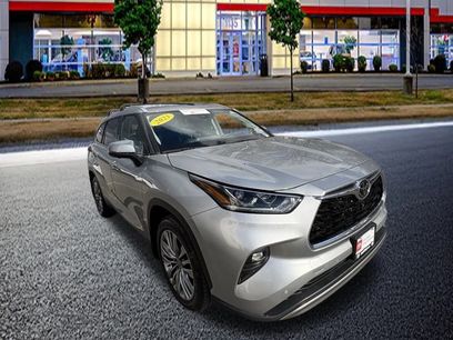 Used 2023 Toyota Highlander Platinum