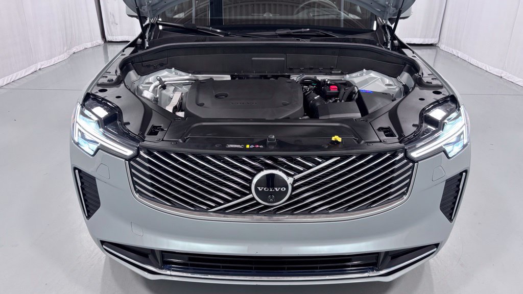 Certified 2025 Volvo XC90 B6 Ultra AWD/4WD image 29