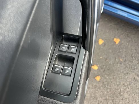 Used 2017 Volkswagen Beetle 1.8T SE image 11